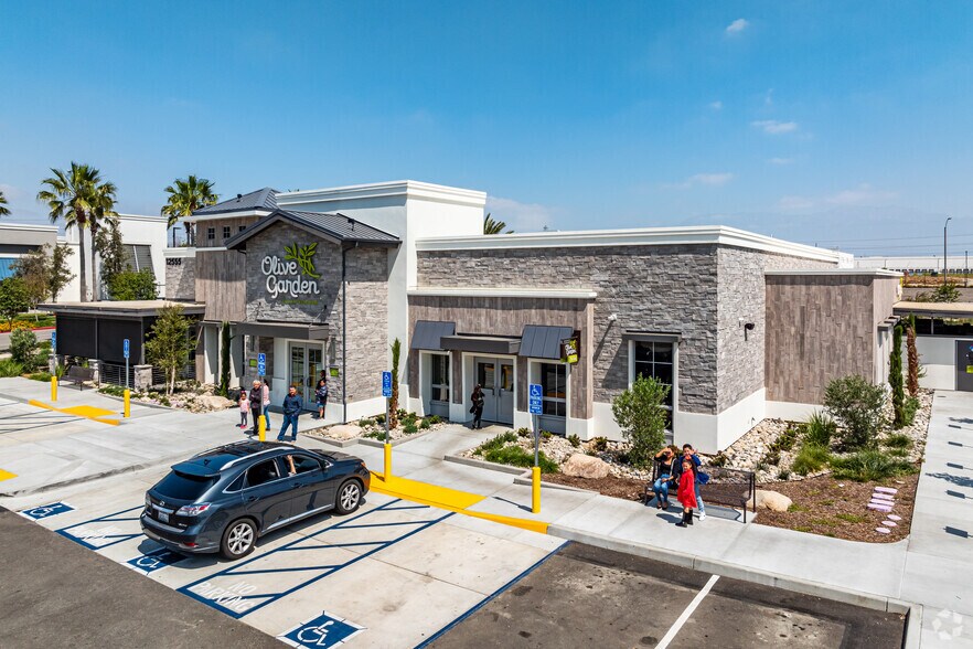 More Photos Of 12555 Cantu Galleano Ranch Rd, Eastvale Restaurant For Lease