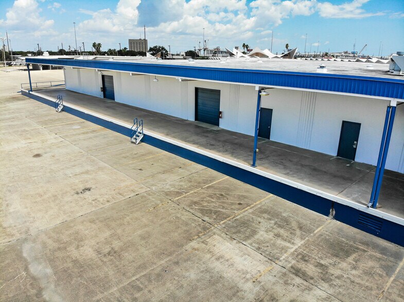 More Photos Of 2510 Lipan St, Corpus Christi Distribution For Lease