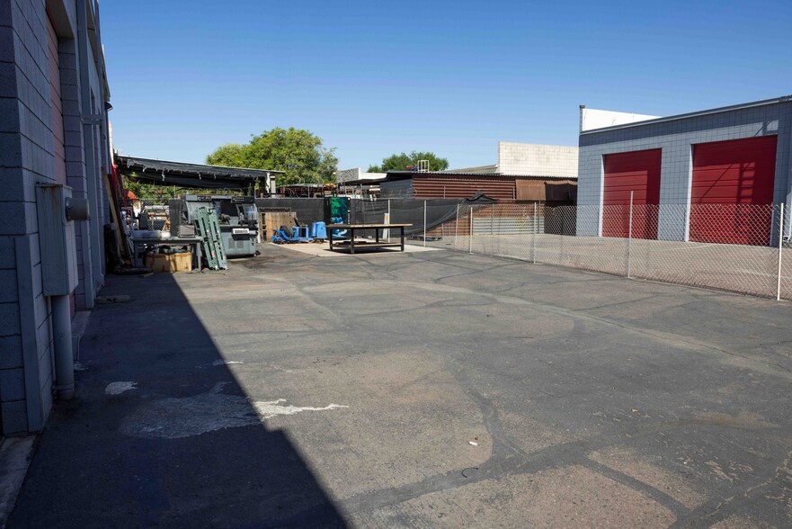 More Photos Of 6064 N 57th Ave, Glendale Industrial For Lease