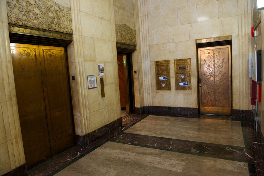 More Photos Of 850 S Broadway, Los Angeles Loft Creative Space For Lease