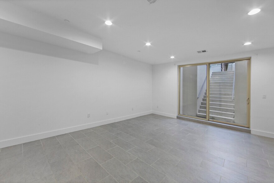 More Photos Of 882 Metropolitan Ave, Brooklyn Multifamily For Sale