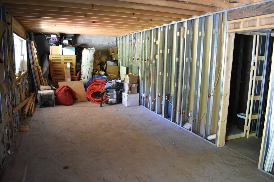 More Photos Of 135 Howard Rd, Fulton Industrial For Sale