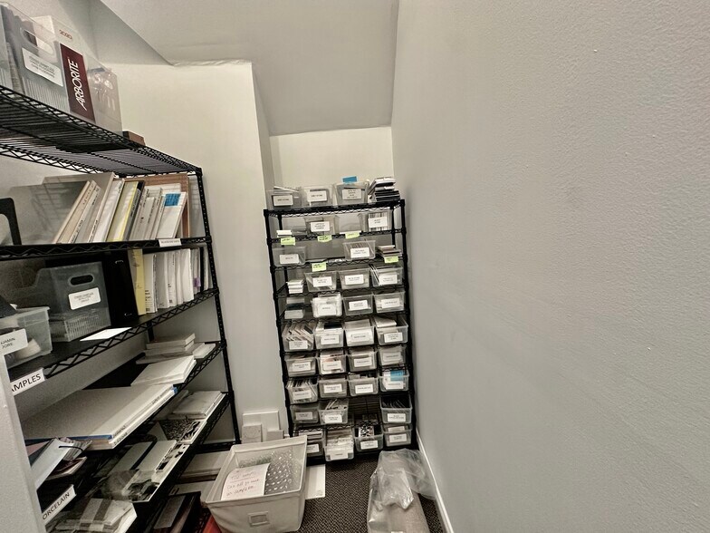 More Photos Of 1037 E Putnam Ave, Riverside Office For Lease