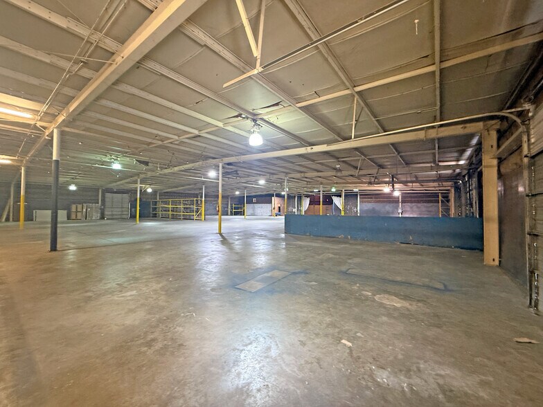 More Photos Of 1627 Columbia College Dr, Columbia Warehouse For Sale