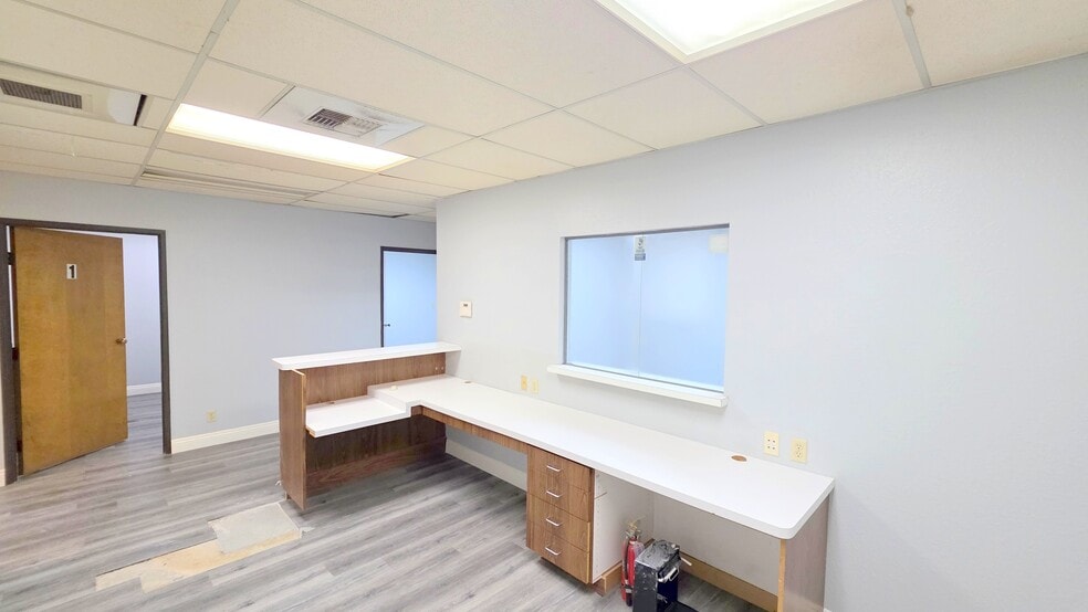 More Photos Of 647 E E St, Ontario Medical For Lease