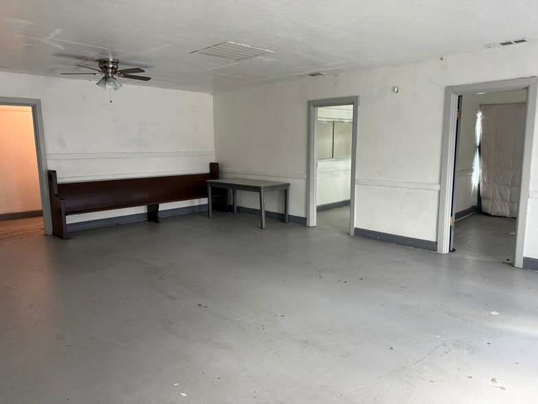 More Photos Of 315 N Sierra Nevada St, Stockton Religious Facility For Lease