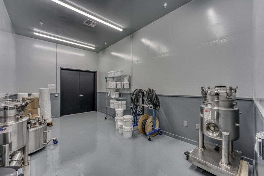 More Photos Of 680 E Glendale Ave, Sparks Warehouse For Sale