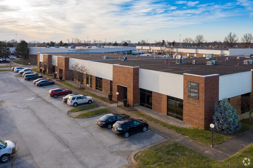 More Photos Of 3600 Chamberlain Ln, Louisville Light Manufacturing For Lease