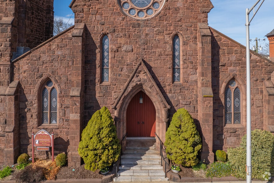 More Photos Of 136 E Main St, Meriden Religious Facility For Sale