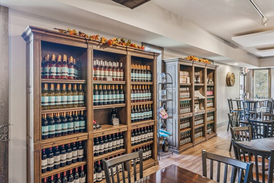 More Photos Of 1720 North Ridge Rd, Findlay General Retail For Sale