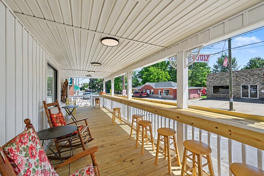 More Photos Of 115 N Main St, Faith Restaurant For Sale