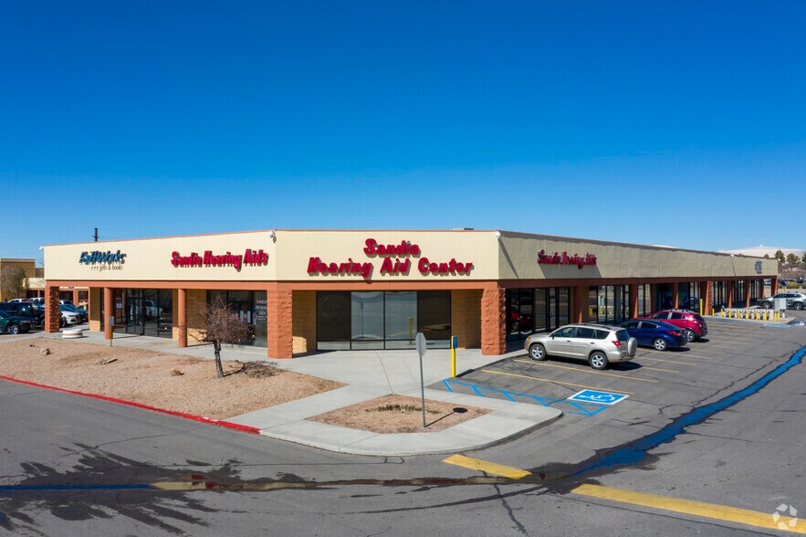 More Photos Of 3301 Menaul Blvd NE, Albuquerque Storefront For Sale