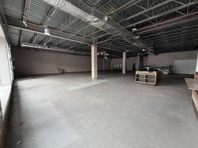 More Photos Of 231-02 Merrick Blvd, Springfield Gardens General Retail For Lease
