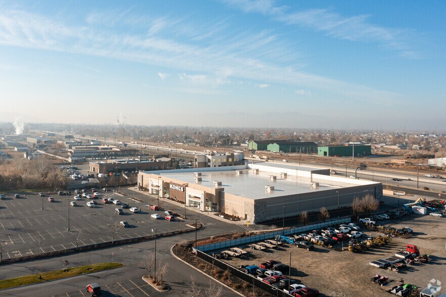 More Photos Of 49 S Frontage Rd, Centerville Department Store For Lease