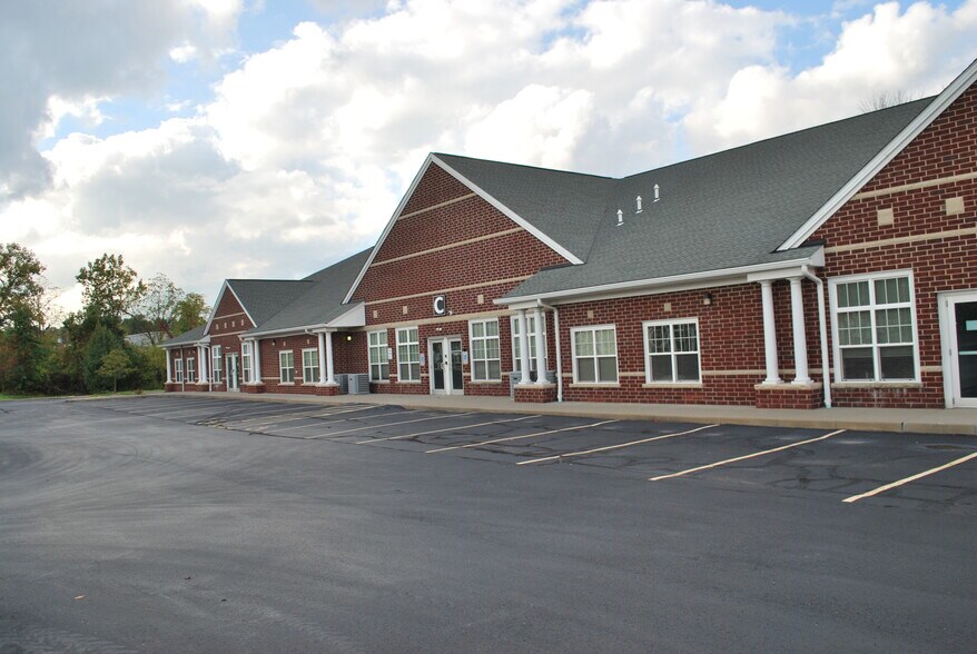 More Photos Of 2181 E Aurora Rd, Twinsburg Office For Sale