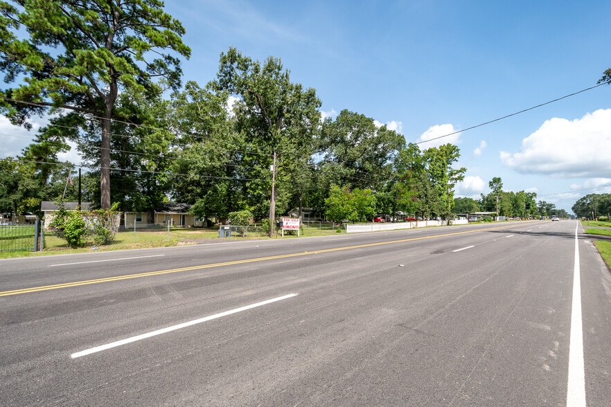 More Photos Of 11620 Fostoria Rd, Cleveland Office For Sale