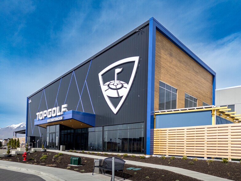 More Photos Of 600 N Mill Rd, Vineyard Unknown For Lease