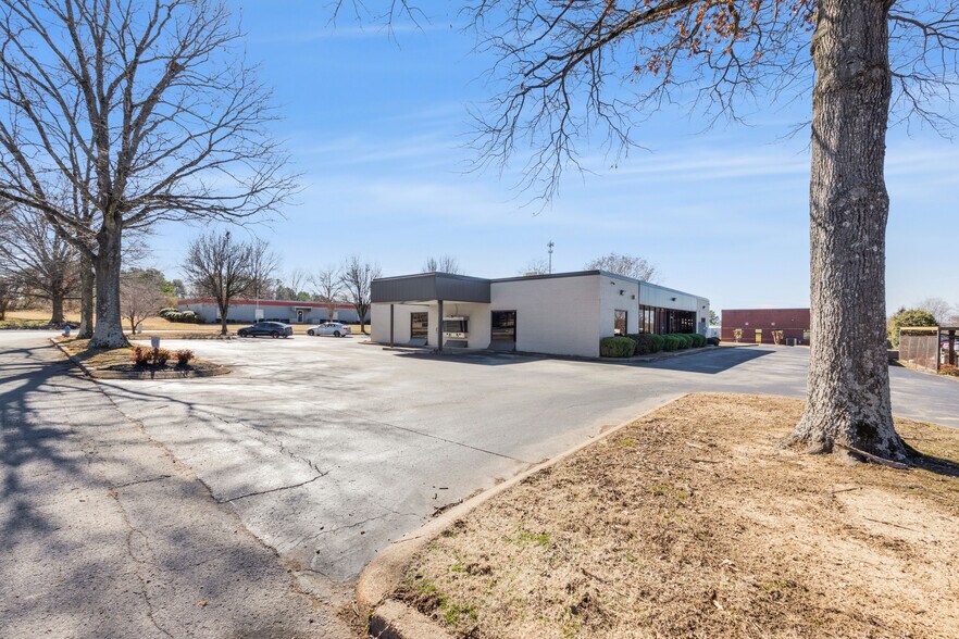 More Photos Of 57 Directors Row, Jackson Office For Sale