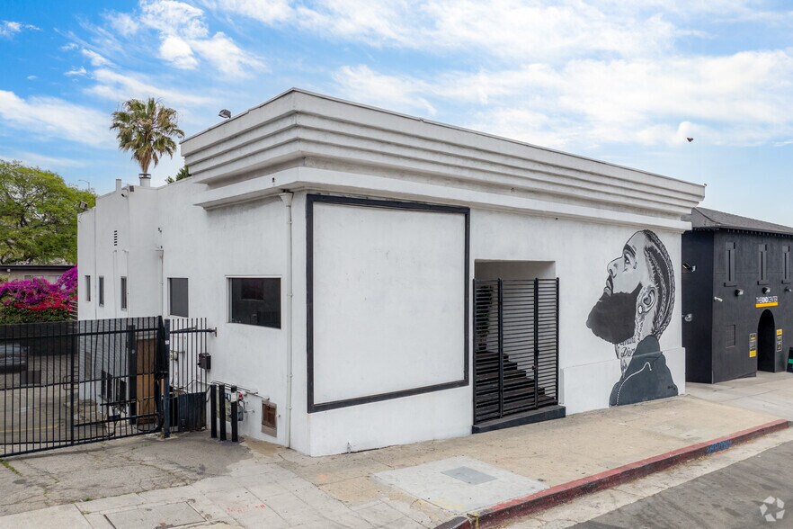 Primary Photo Of 1952 N Cahuenga Blvd, Los Angeles Movie Radio TVStudio For Lease