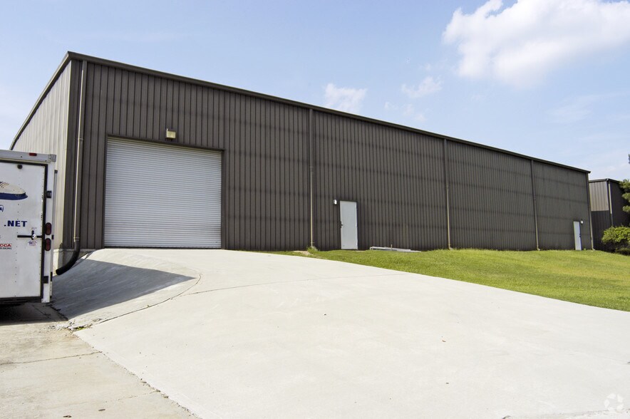 More Photos Of 170 Andrew Dr, Stockbridge Distribution For Lease