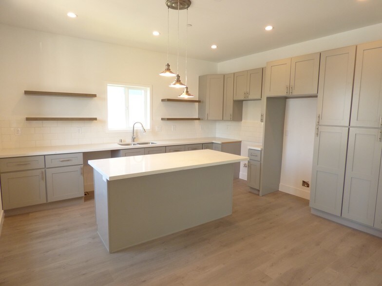 More Photos Of 1256 N Hobart Blvd, Los Angeles Apartments For Sale