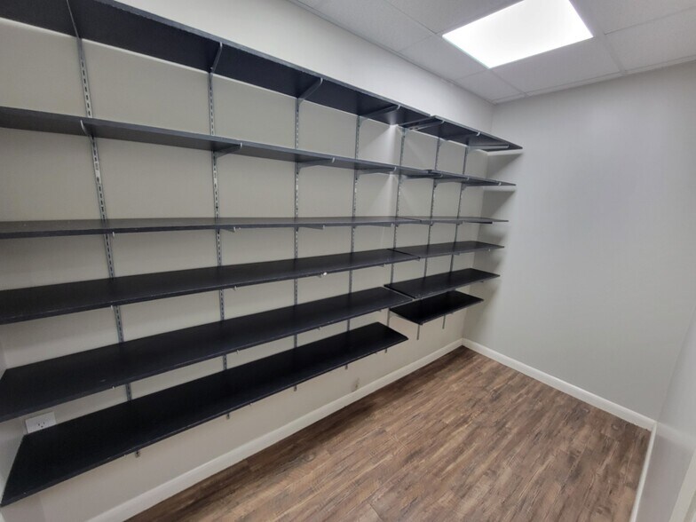 More Photos Of 4910 Willowbend Blvd, Houston Office Residential For Lease