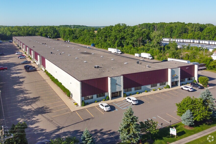 More Photos Of 28825 Goddard Rd, Romulus Warehouse For Lease