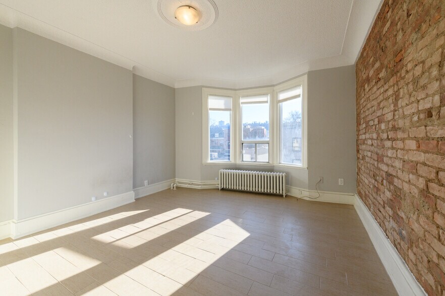 More Photos Of 463-477 King St E, Hamilton Multifamily For Sale