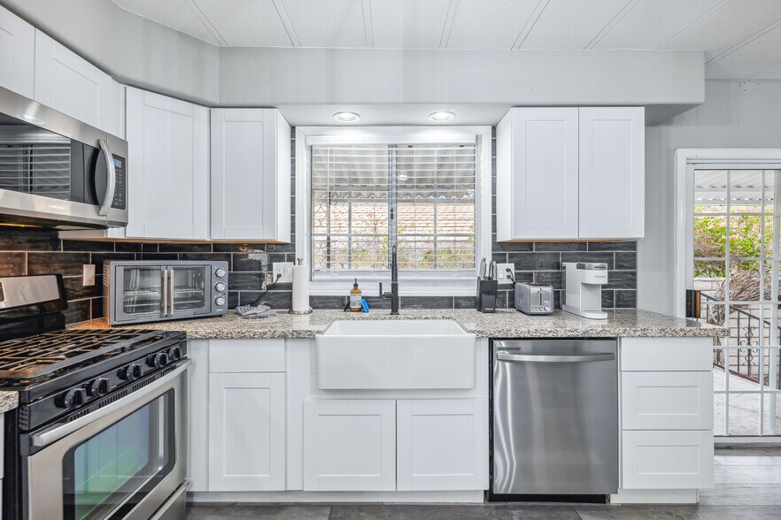 More Photos Of 1837 Riverside Dr, Bullhead City Specialty For Sale