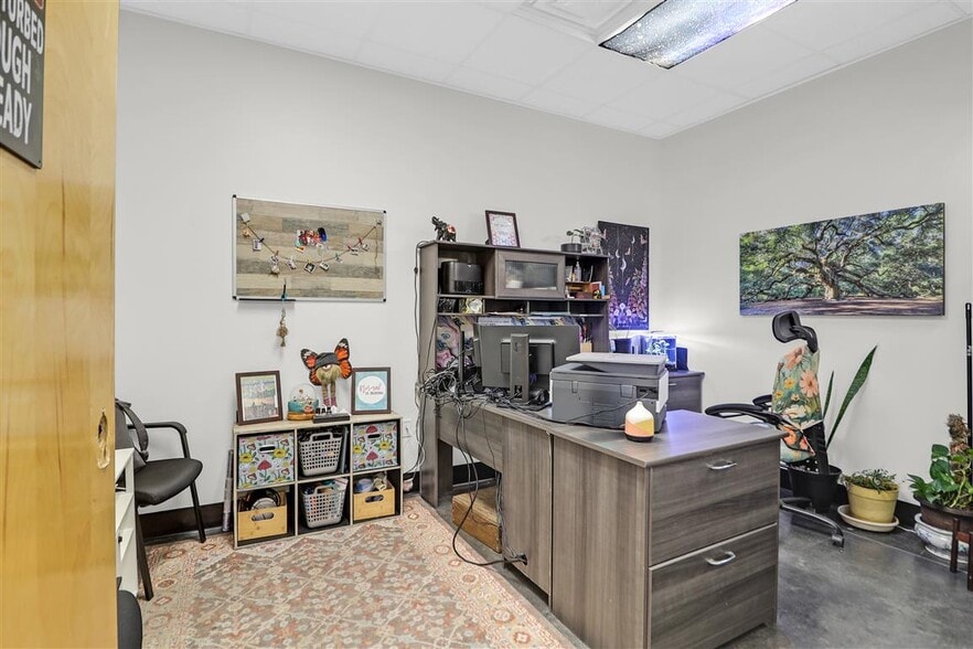 More Photos Of 2137 Savannah Hwy, Charleston Freestanding For Lease