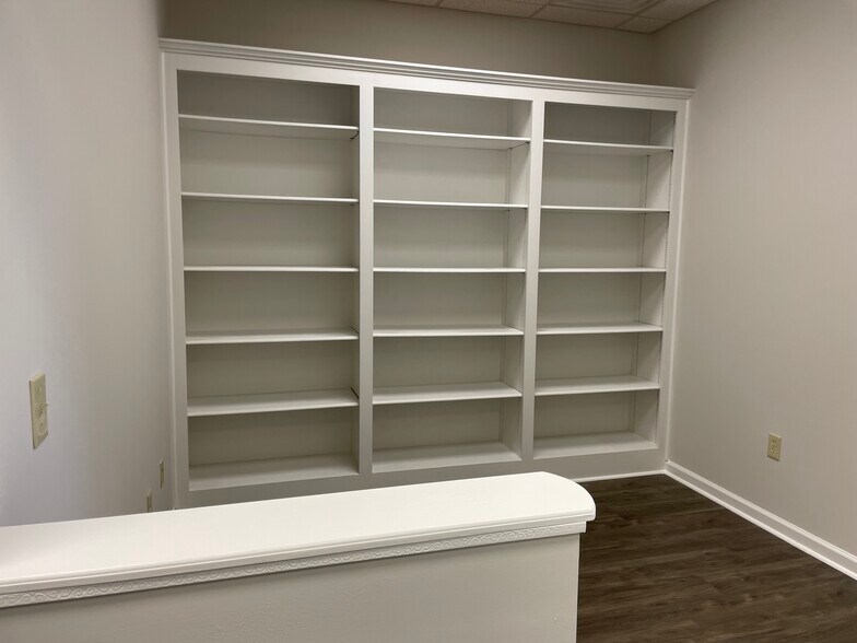 More Photos Of 112 S Maple St, Murfreesboro Office For Lease