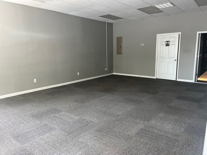 More Photos Of 1154 E Caswell St, Wadesboro Storefront Retail Office For Lease