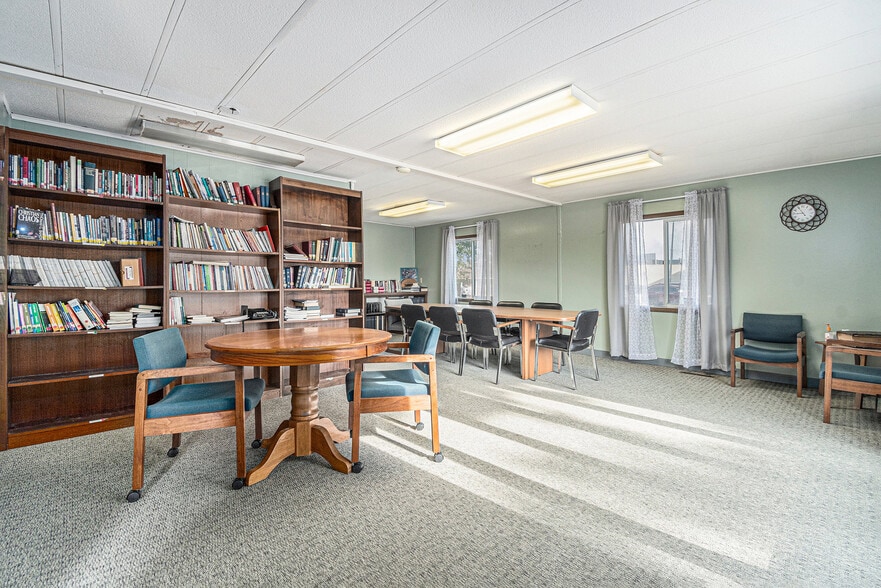 More Photos Of 302 S 74th St, Omaha Office For Sale