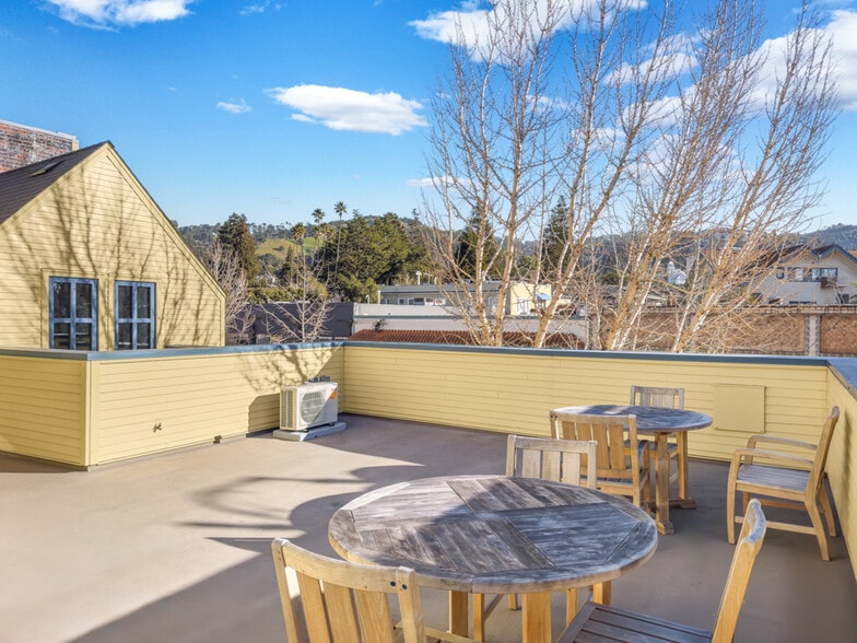 More Photos Of 2974-2980 College Ave, Berkeley Apartments For Lease