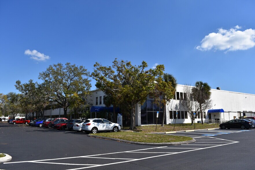 More Photos Of 2400 118th Ave N, Saint Petersburg Manufacturing For Sale