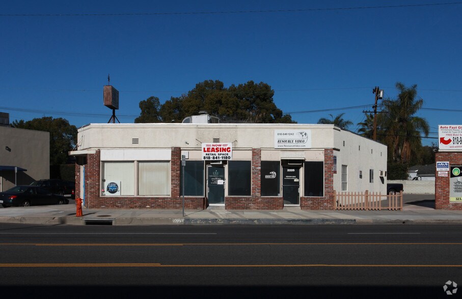 More Photos Of 2221-2225 W Olive Ave, Burbank Office Residential For Lease