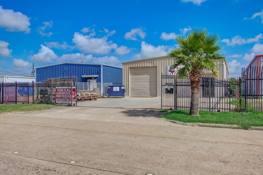 More Photos Of 7571 Morley St, Houston Warehouse For Sale
