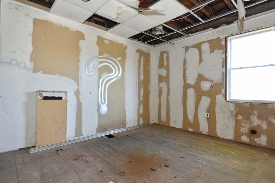 More Photos Of 154 Main St, Butler Storefront Retail Residential For Sale