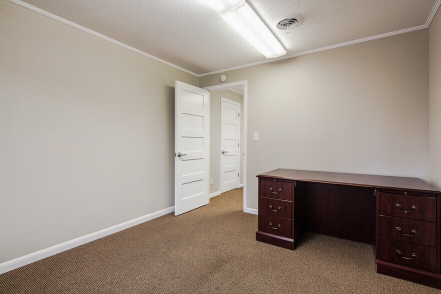 More Photos Of Hwy 50 or Tipton Street, Seymour Office For Sale