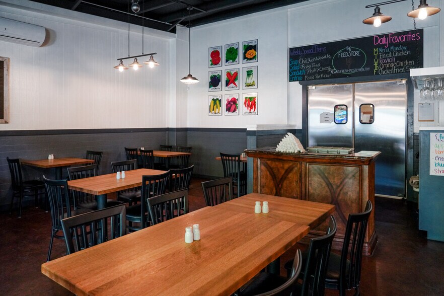 More Photos Of 210 W Railroad St, El Campo Service For Sale