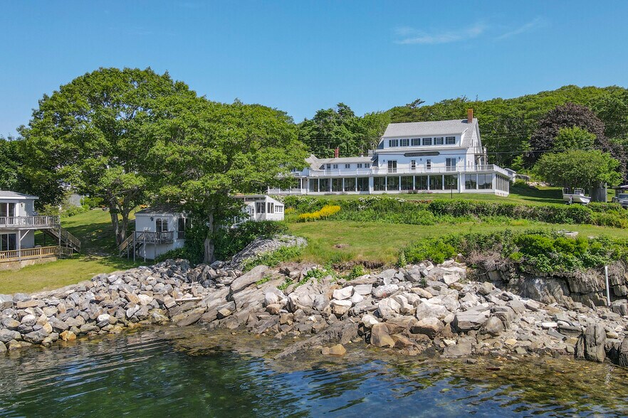 More Photos Of 146 State Route 32, New Harbor Hotel For Sale