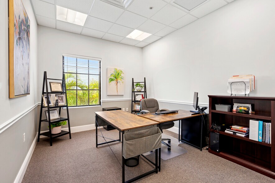 More Photos Of 9681 Gladiolus Dr, Fort Myers Coworking Space