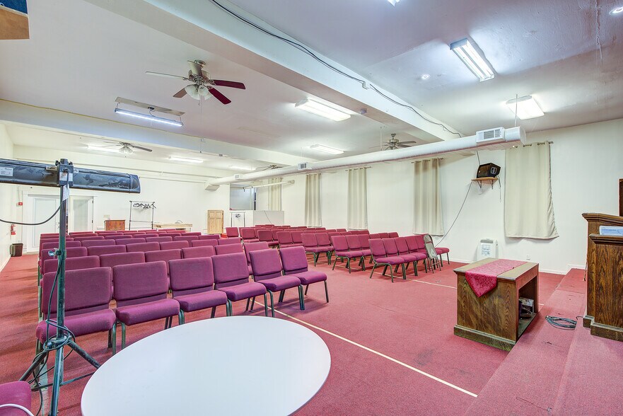 More Photos Of 139 Amboy St, Brooklyn Religious Facility For Lease