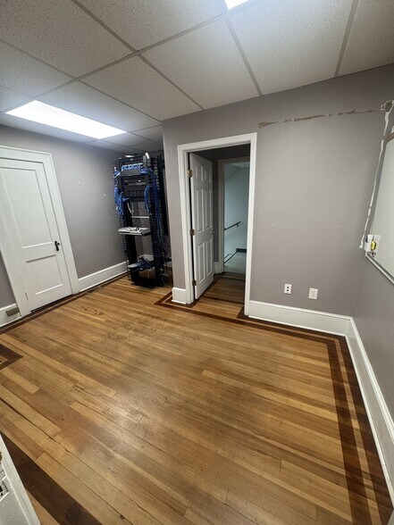 More Photos Of 1421 N Limestone St, Gaffney Office For Sale
