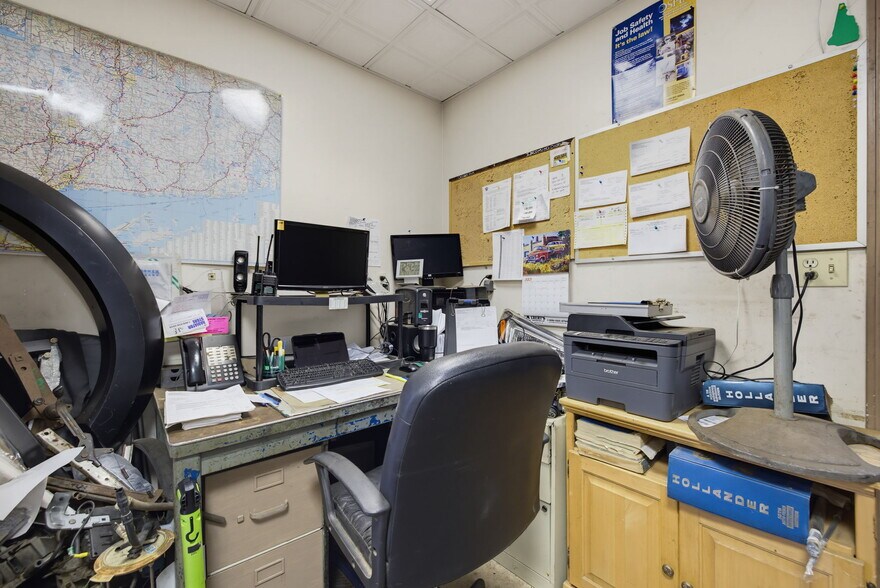 More Photos Of 428 Railroad St, Thomaston Industrial For Sale