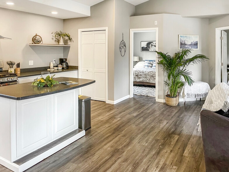 More Photos Of 38780 Longmere Way, Soldotna Hospitality For Sale