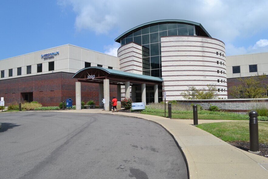 Primary Photo Of 3050 Mack Rd, Fairfield Medical For Lease