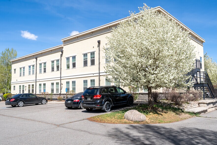 More Photos Of 625 Red Table Dr, Gypsum Apartments For Sale