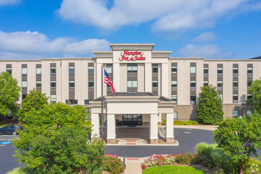 More Photos Of 380 E Main St, Ephrata Hotel For Sale