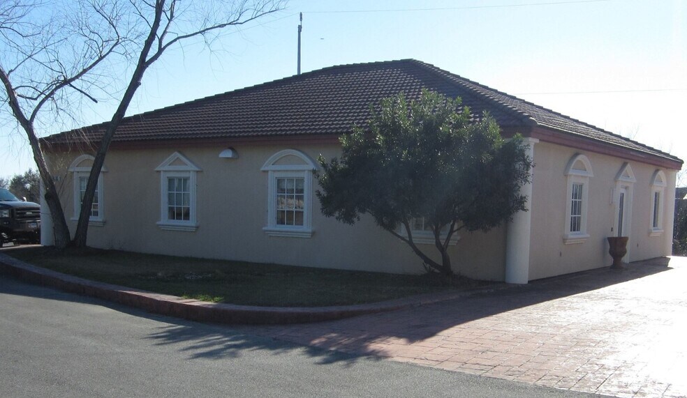 Primary Photo Of 1425 Universal City Blvd, Universal City Office For Lease